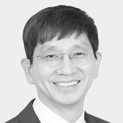 The portrait photo of Jeong Ho Seo, member of the audit committee of KB Financial Group
