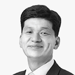 The portrait photo of Park Jin Young, KB Financial Group